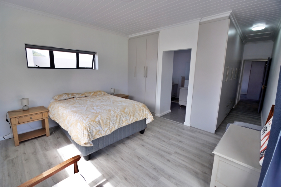 4 Bedroom Property for Sale in Stilbaai Wes Western Cape
